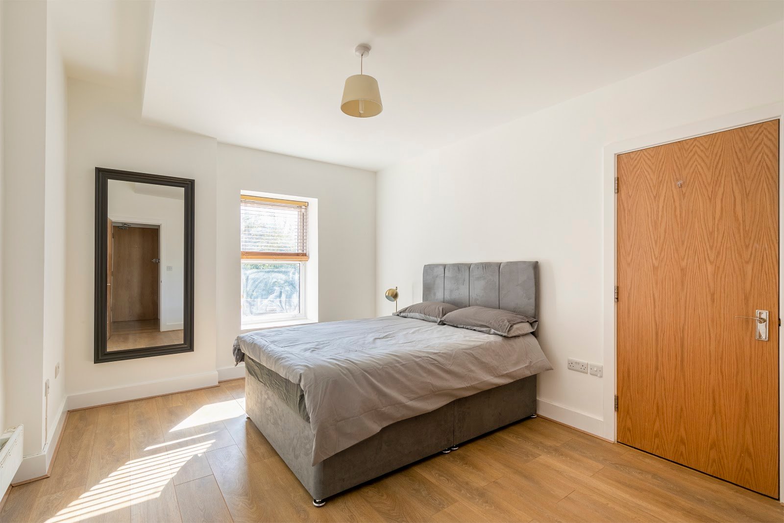221 Clapham Road, Stockwell